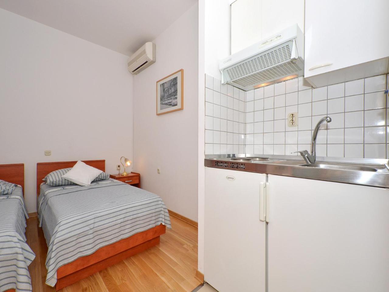 Apartments Nera Podstrana Exterior foto
